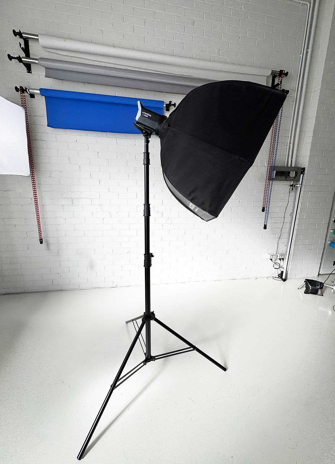 Spectrum Black 400cm Heavy Duty 10kg Spring Loaded Light Stand