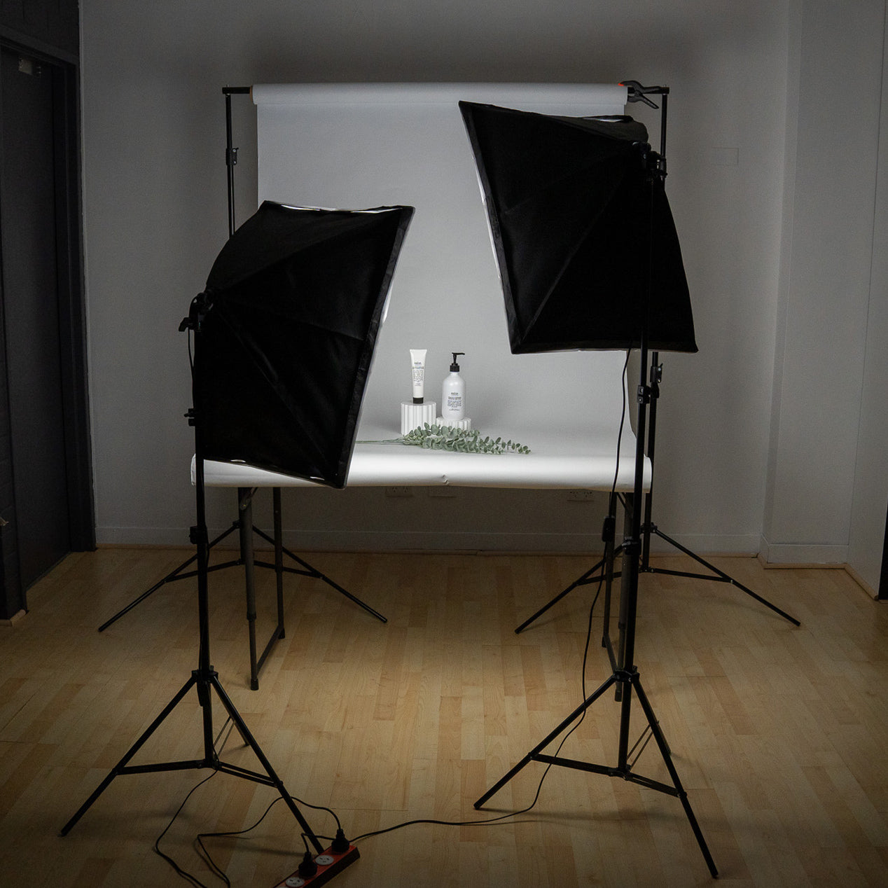 'Product Imaging Essentials Combo' Product Photography Lighting and Backdrop Kit (Medium Products) - Bundle