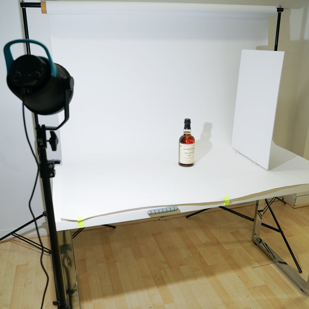 Spectrum Xpress Mini V-Flat Free Standing Black / White Reflector for Product Photography