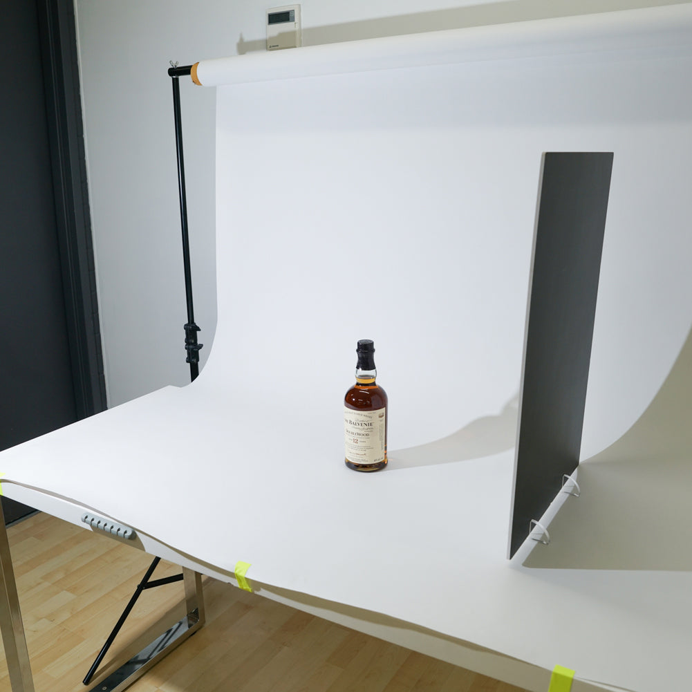 Spectrum Xpress Mini V-Flat Free Standing Black / White Reflector for Product Photography
