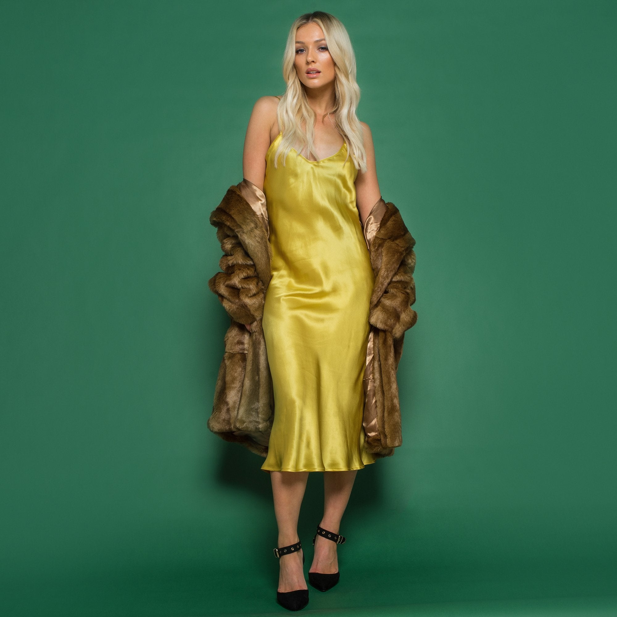 Spectrum Non-Reflective Full Paper Roll Backdrop (2.2 x 10M) - Lucky Clover Green