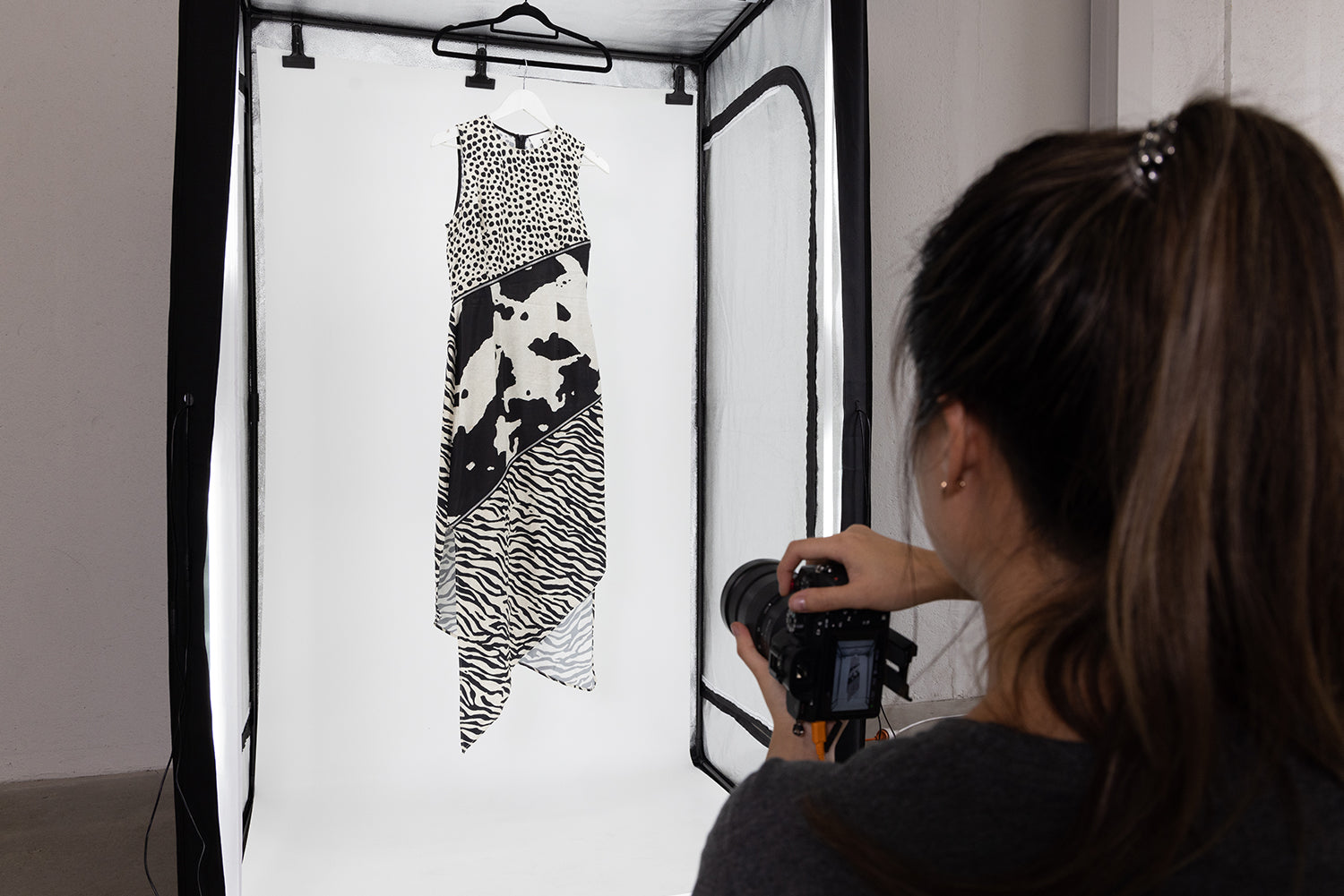 Spectrum 'LumeStudio' 120cm x 200cm x 100cm Ecommerce Fashion Product Photography LED Lighting Booth (DEMO STOCK)