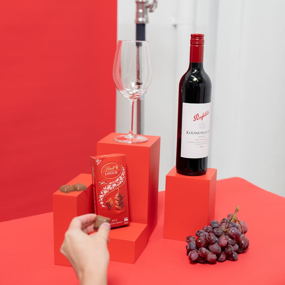 Paper Roll Paper Roll Photography Studio Backdrop Half Width (1.36 x 10M) - Tequila Sunrise Red