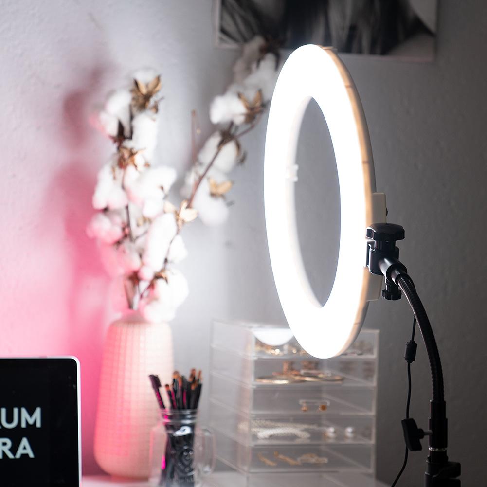 White 18" LED Ring Light & Remote - Gold Luxe III