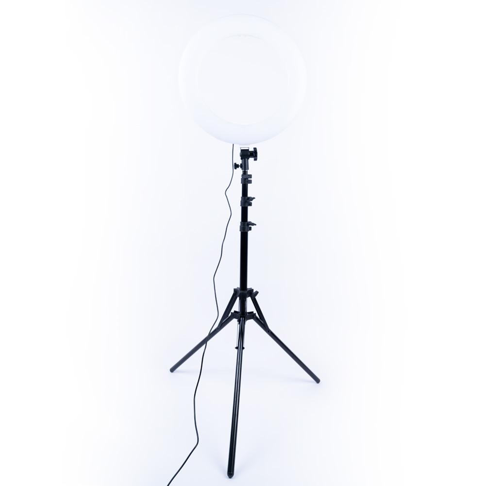 White 18" LED Ring Light & Remote - Gold Luxe III