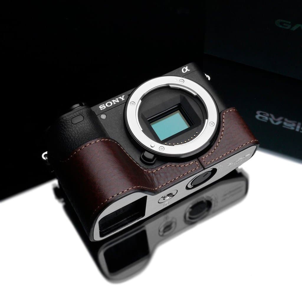 Gariz XS-CHA6500BR Genuine Leather Camera Half Case Brown for Sony A6500