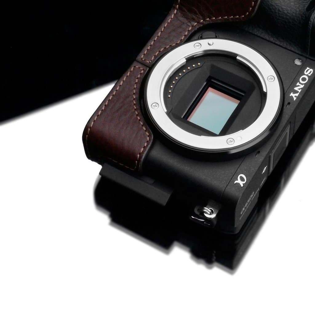 Gariz XS-CHA6500BR Genuine Leather Camera Half Case Brown for Sony A6500