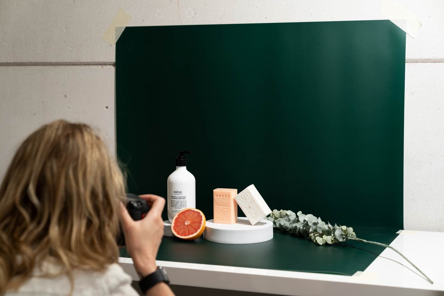 Geometric Foam Styling Props for Photography - Large Circle 18cm (Polar White)