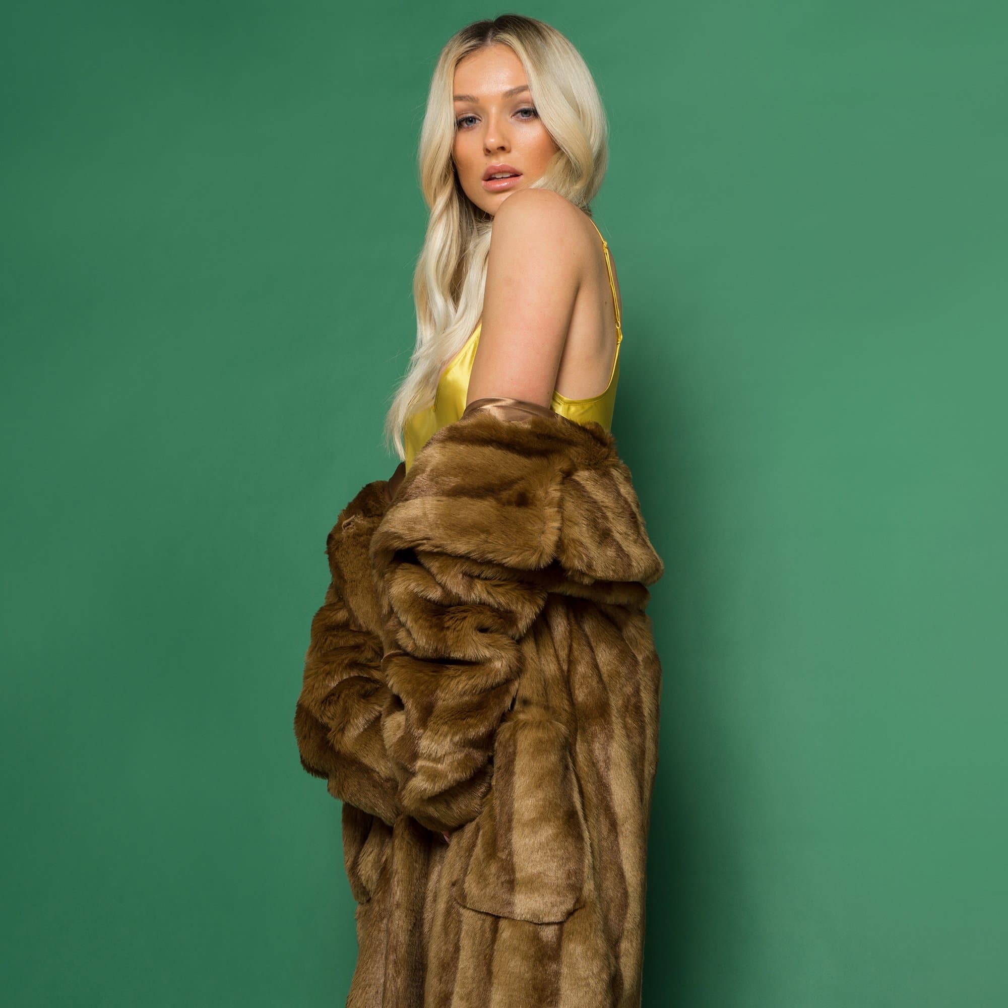 Lucky Clover Green Paper Roll Photography Studio Backdrop Half Width (1.36 x 10M)