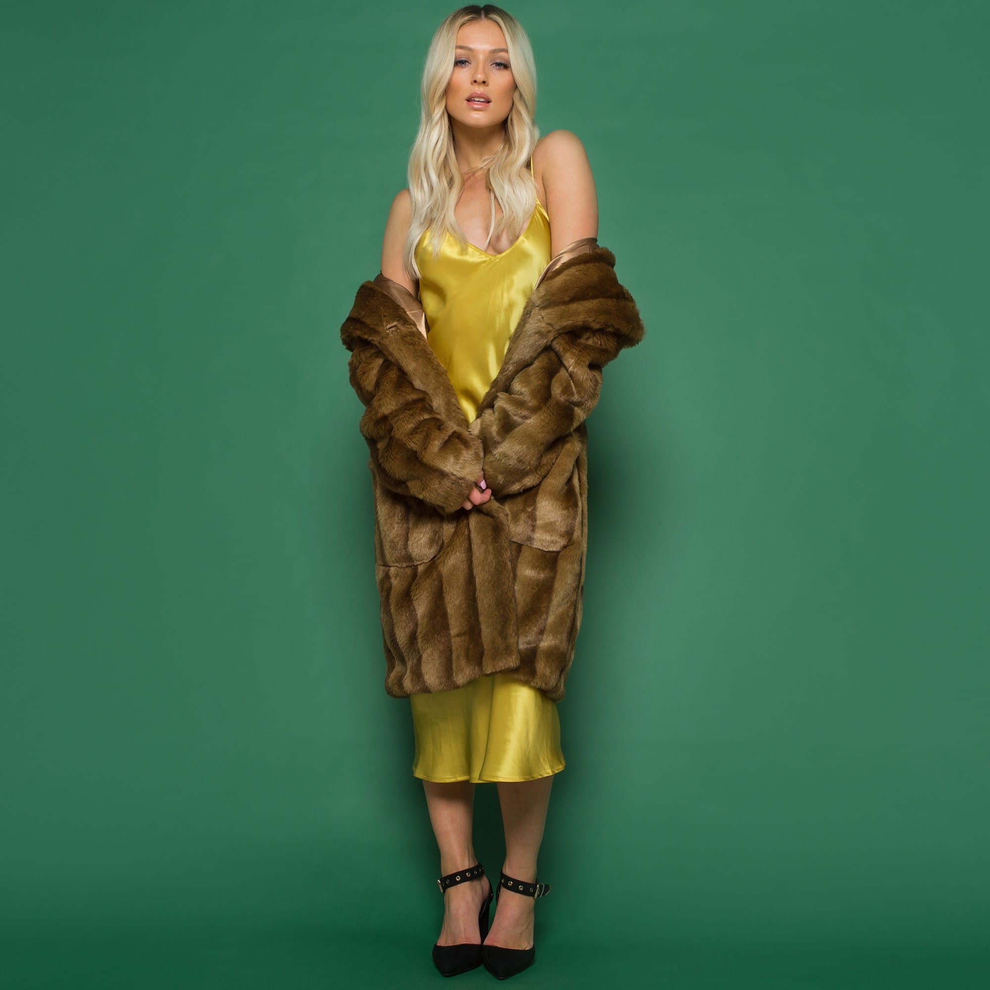 Paper Roll Photography Studio Backdrop Full Length (2.7 x 10M) - Lucky Clover Green