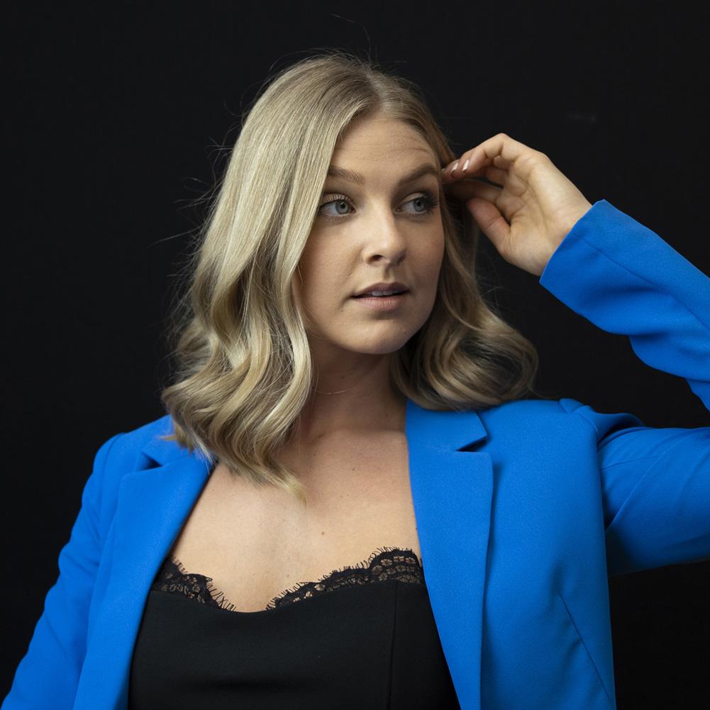 White / Black Collapsible Pop Up Backdrop with Stand & Peg Kit (1.5 x 2.1M)