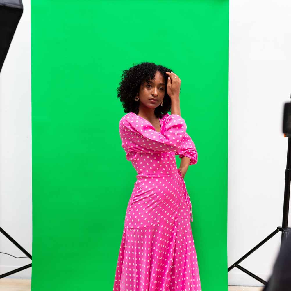 Chroma Key Green Screen Non-Reflective Half Paper Roll Backdrop (1.36 x 10M)