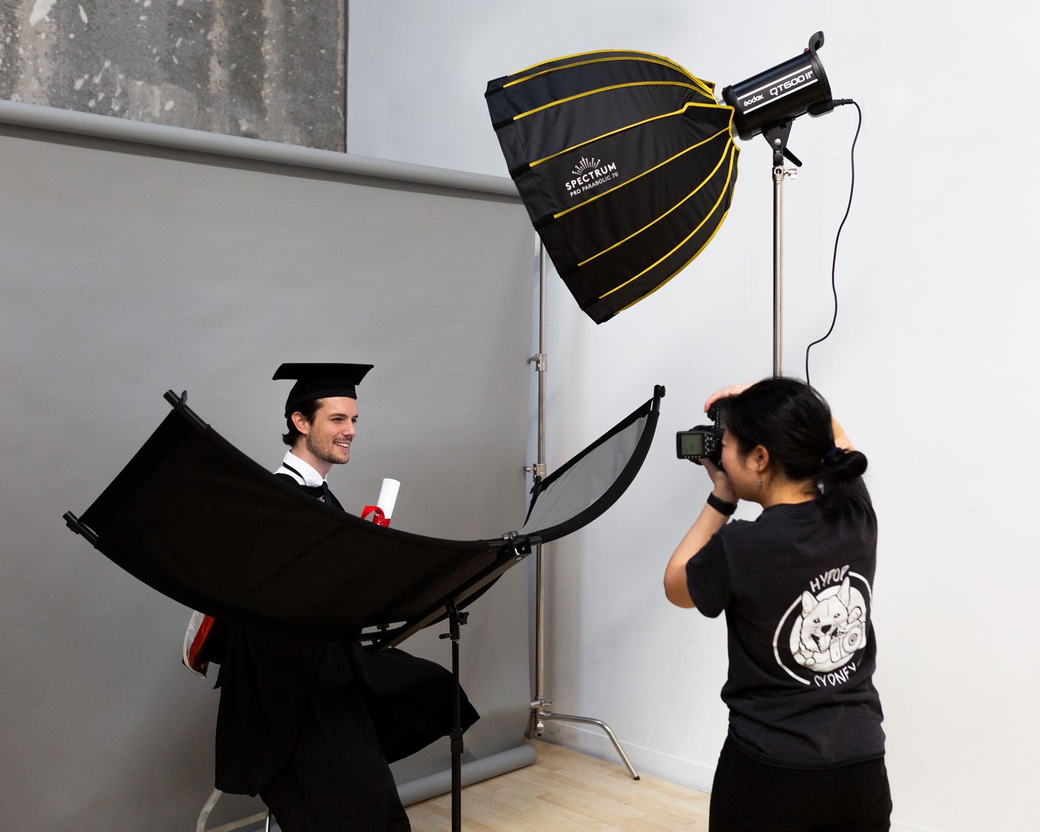 Fomito 70" Curved Reflector 4-in-1 Arclight Eyelighter for Studio Portrait Photography (Black/White/Gold/Silver) (DEMO STOCK)