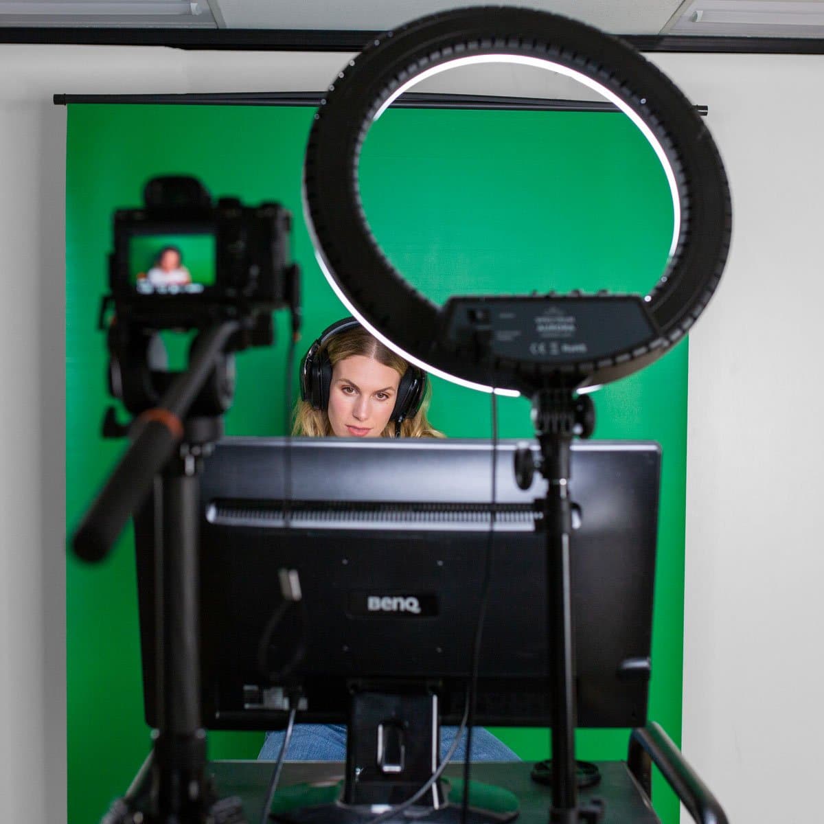 'Live Stream Master' Pull Up Chroma Key Green Screen Backdrop for Video (148cm x 190cm)
