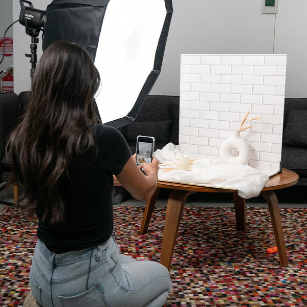 Cotton Muslin vs. Seamless Paper Backdrops for Photography: Which One
