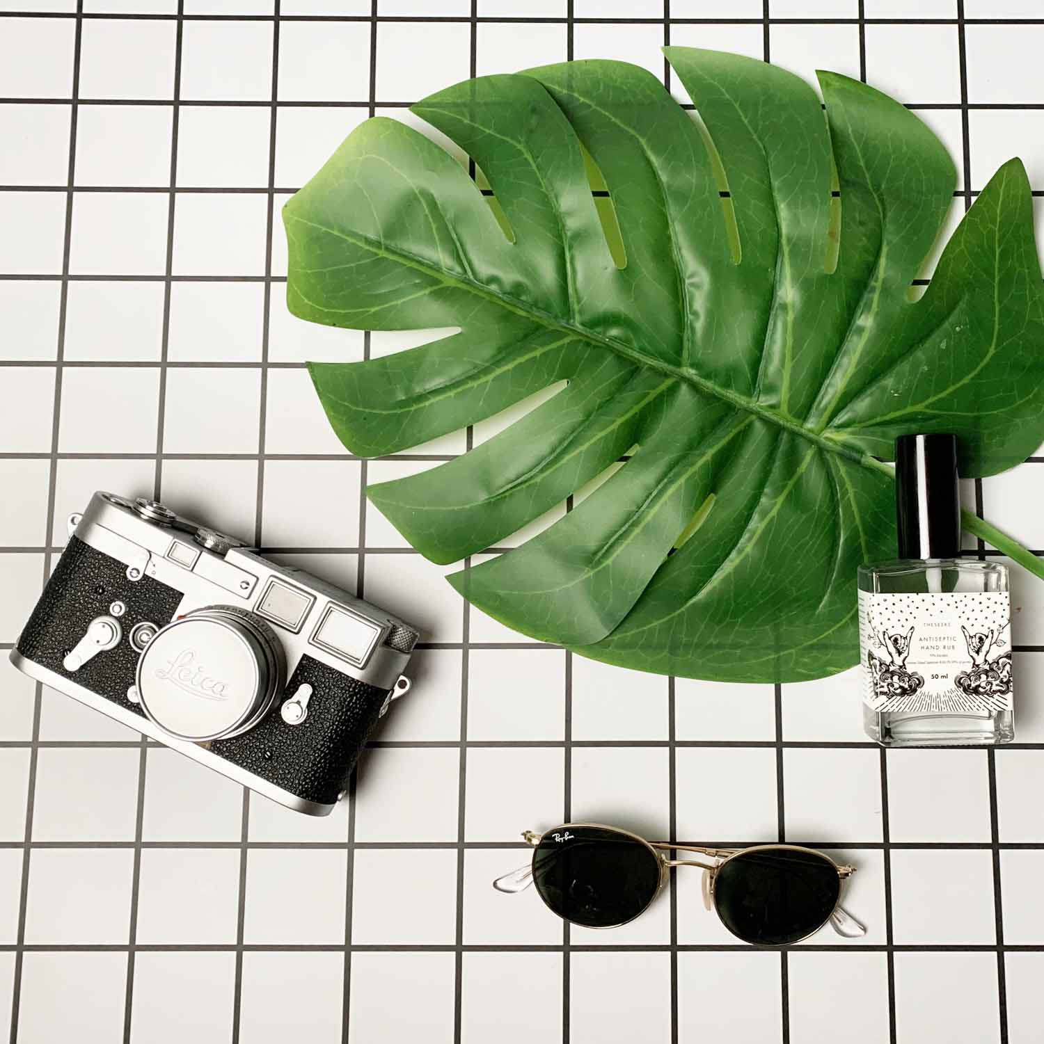 Flat Lay Instagram Backdrop - White 'Glebe' Minimal Grid (56cm x 87cm)