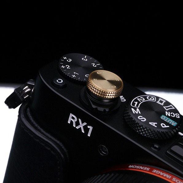 Gariz Screw type Soft Button Gold XA-SB3S for Sony RX1 (Black Thread)